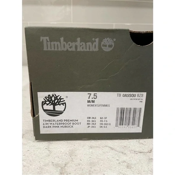 6in dark pink womens timberlands size 7.5. NEVER WORN. BRAND NEW! VERY RARE!! - Picture 2 of 10